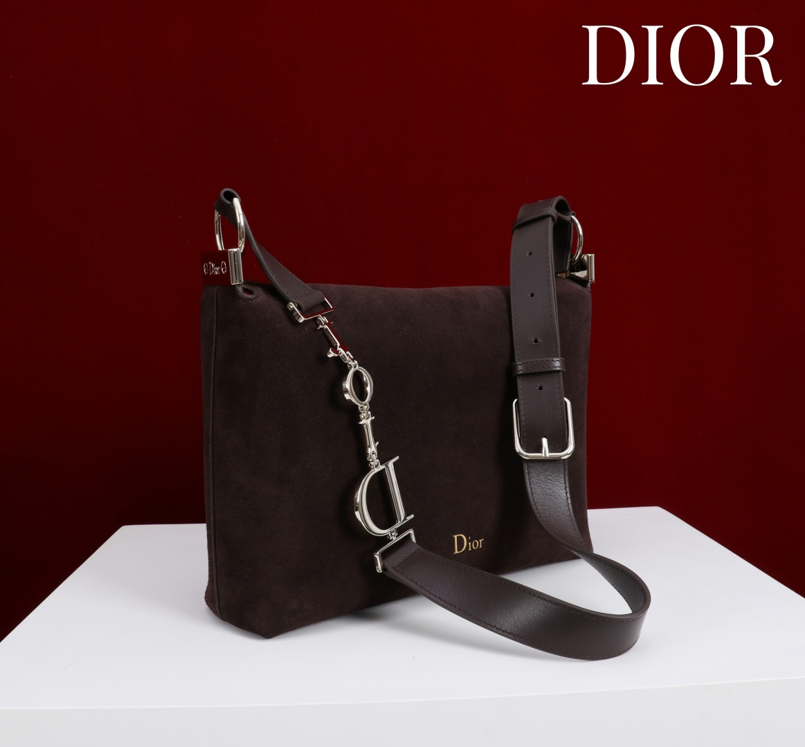  Dior