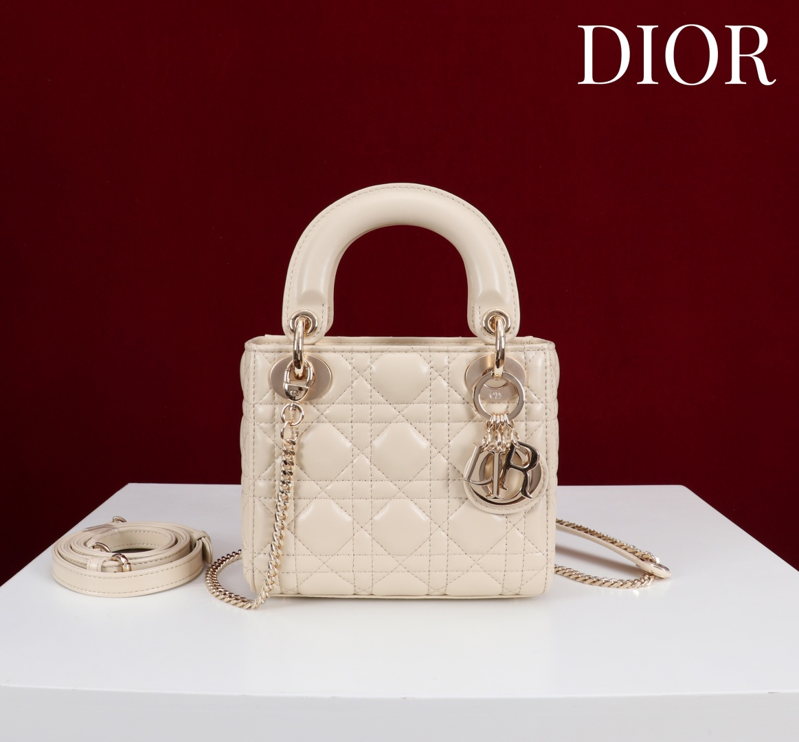  Dior