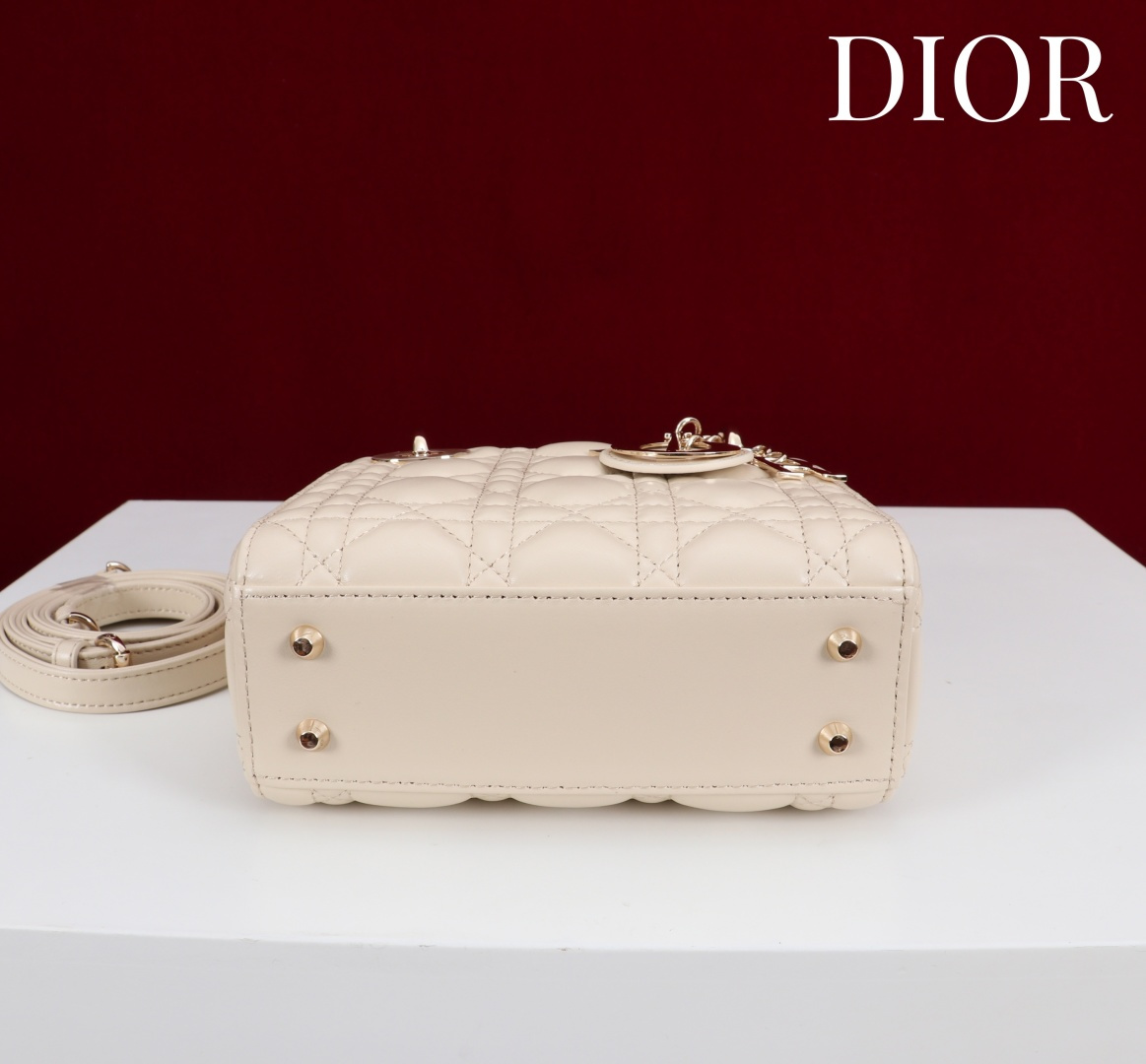  Dior