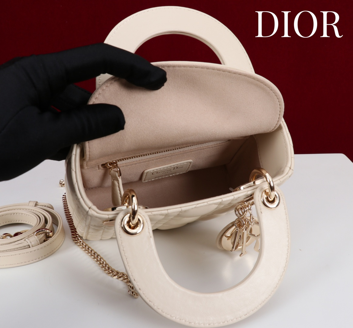  Dior