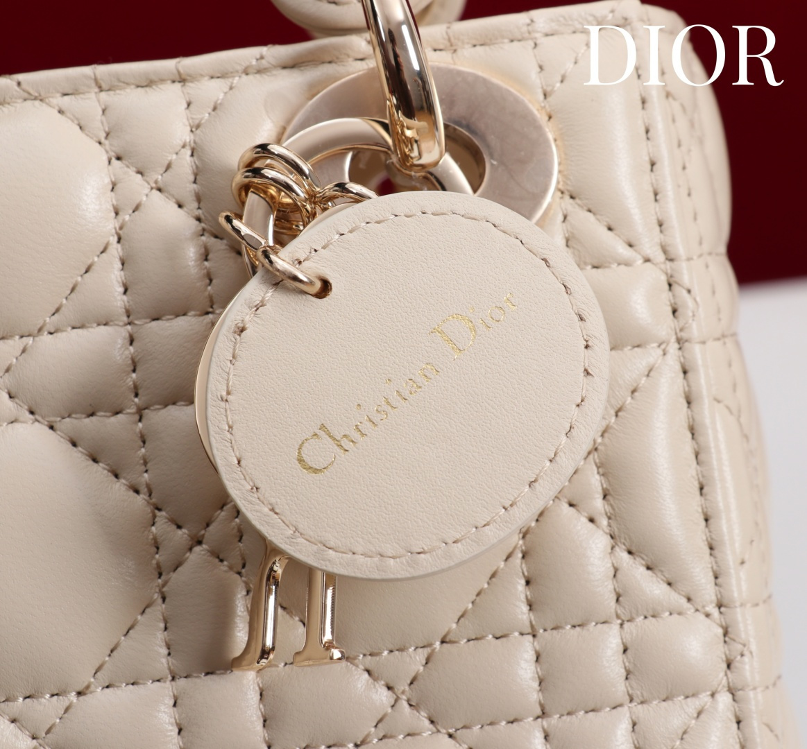  Dior