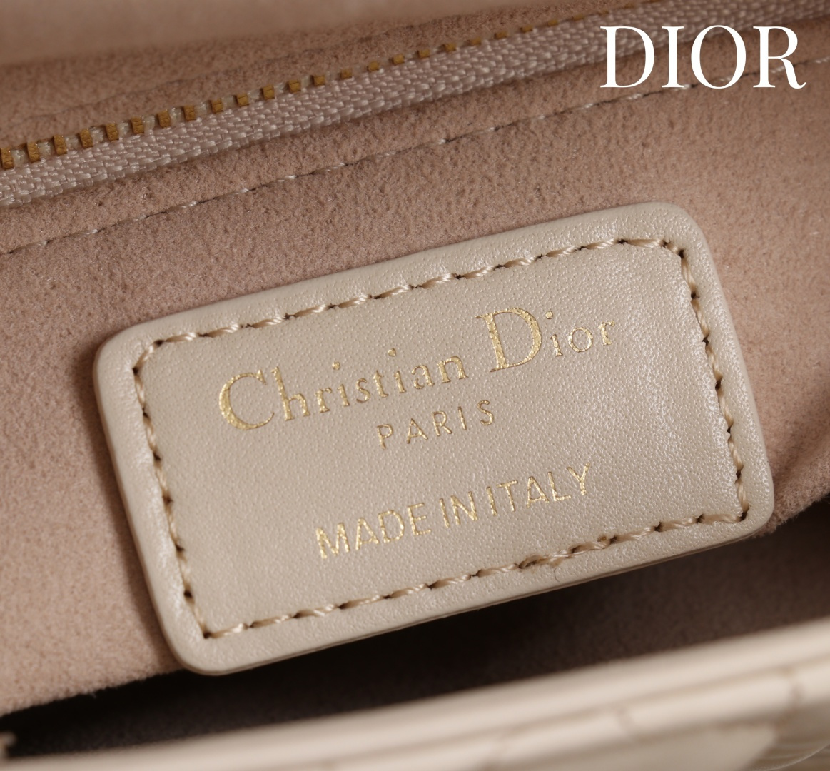  Dior