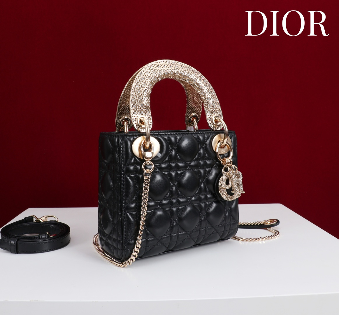  Dior