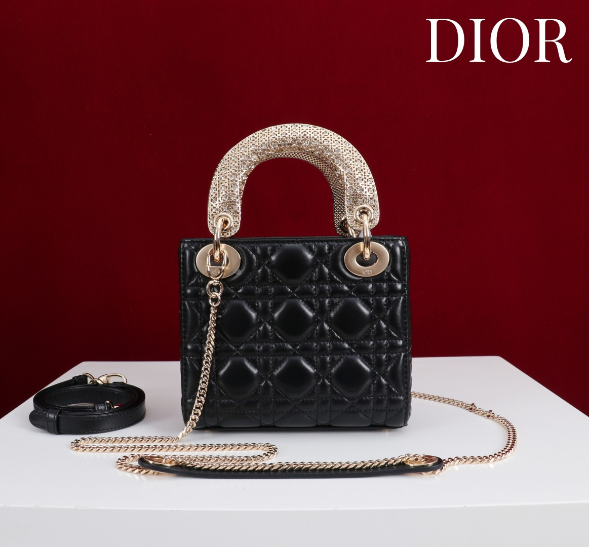  Dior