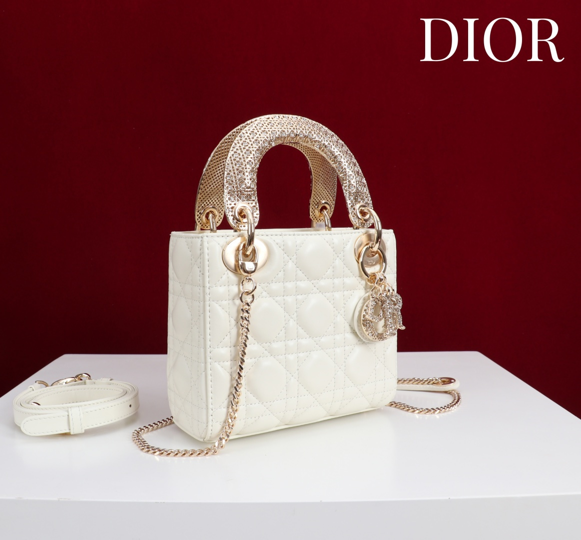  Dior