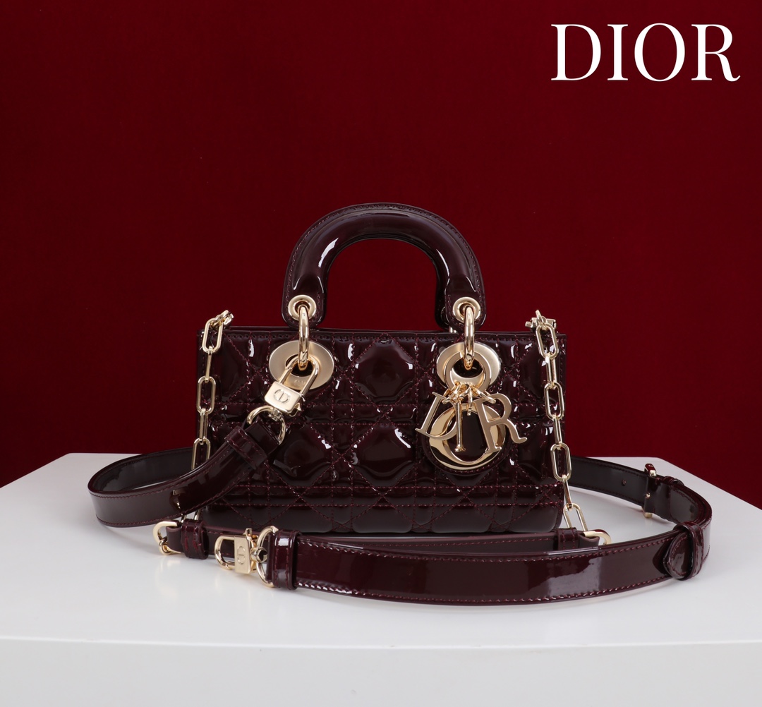  Dior