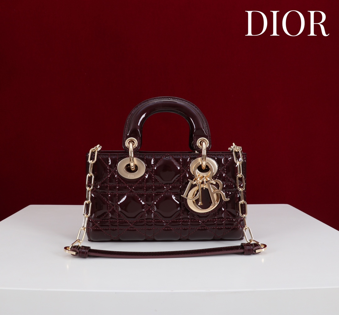  Dior