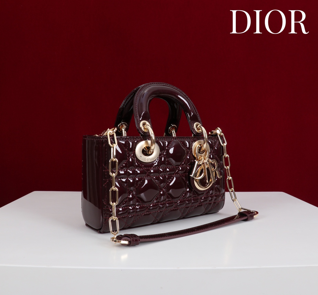  Dior