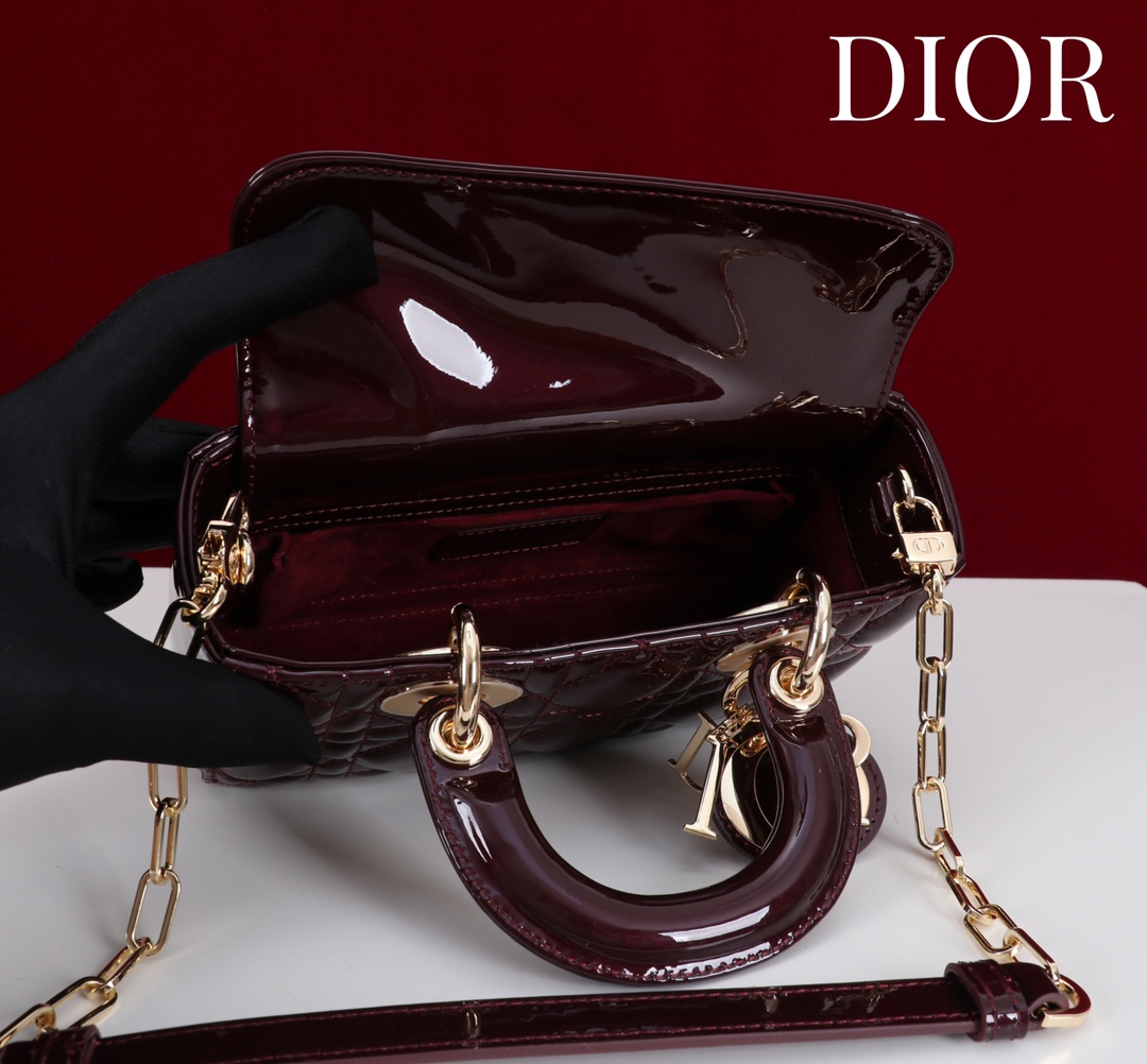  Dior
