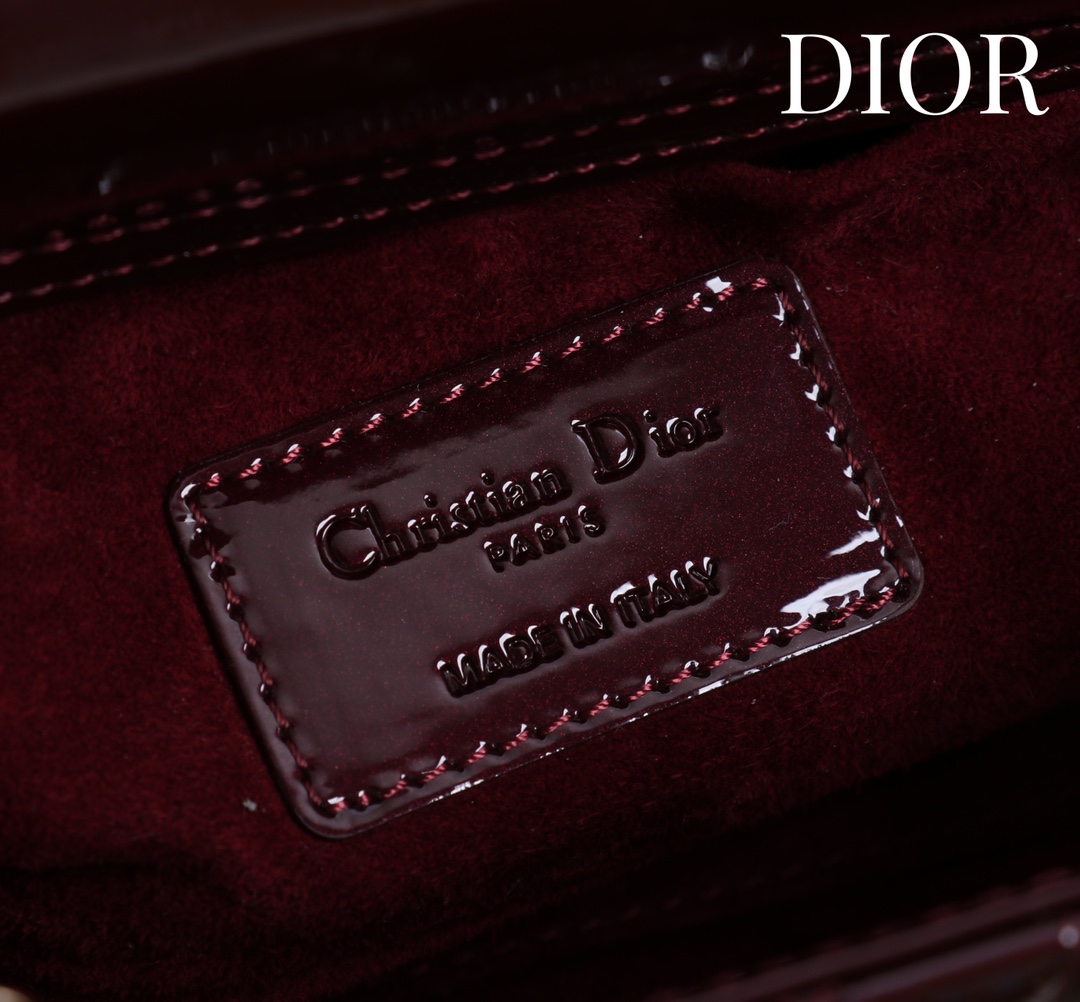  Dior