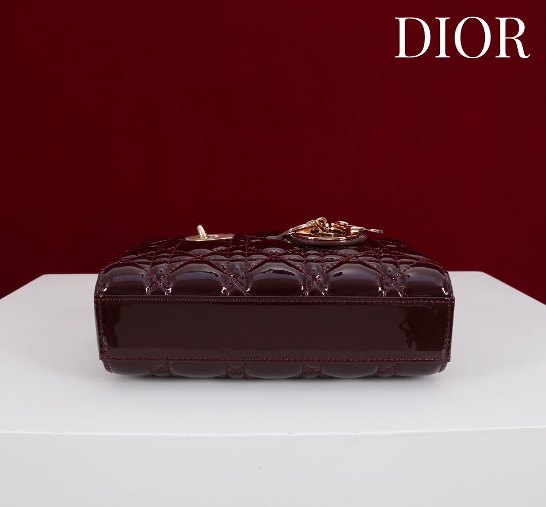  Dior