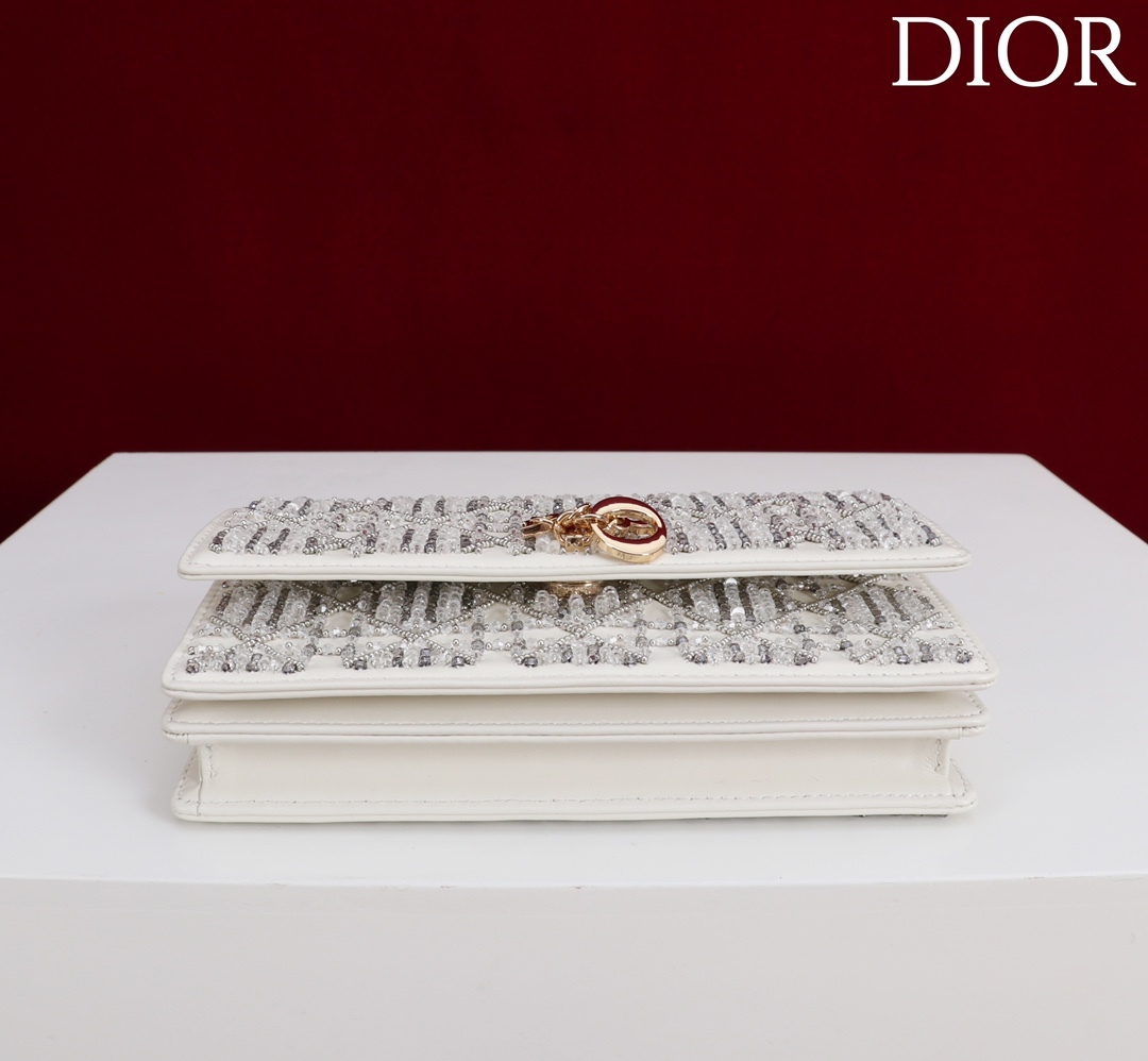  Dior