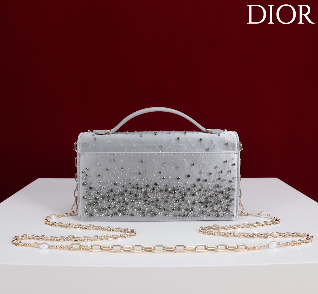  Dior
