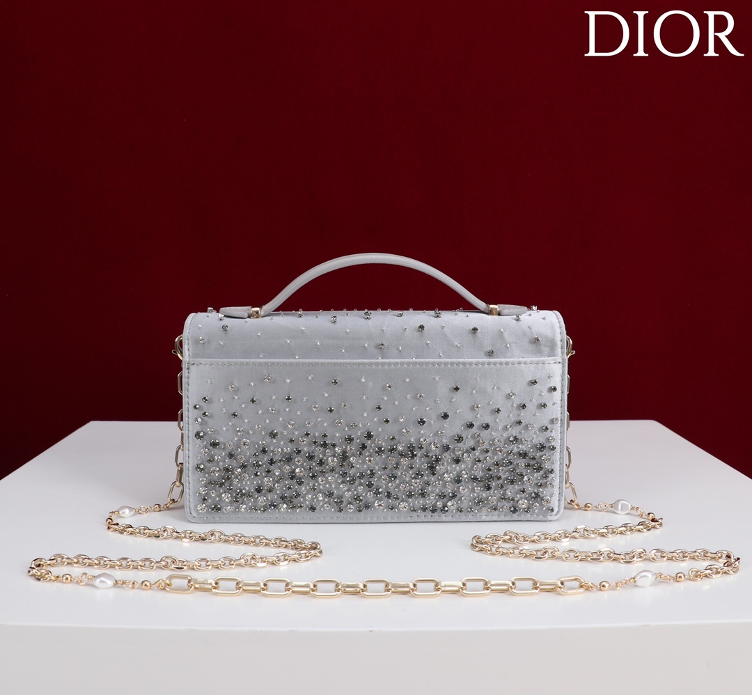  Dior