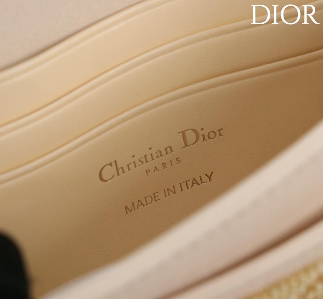  Dior