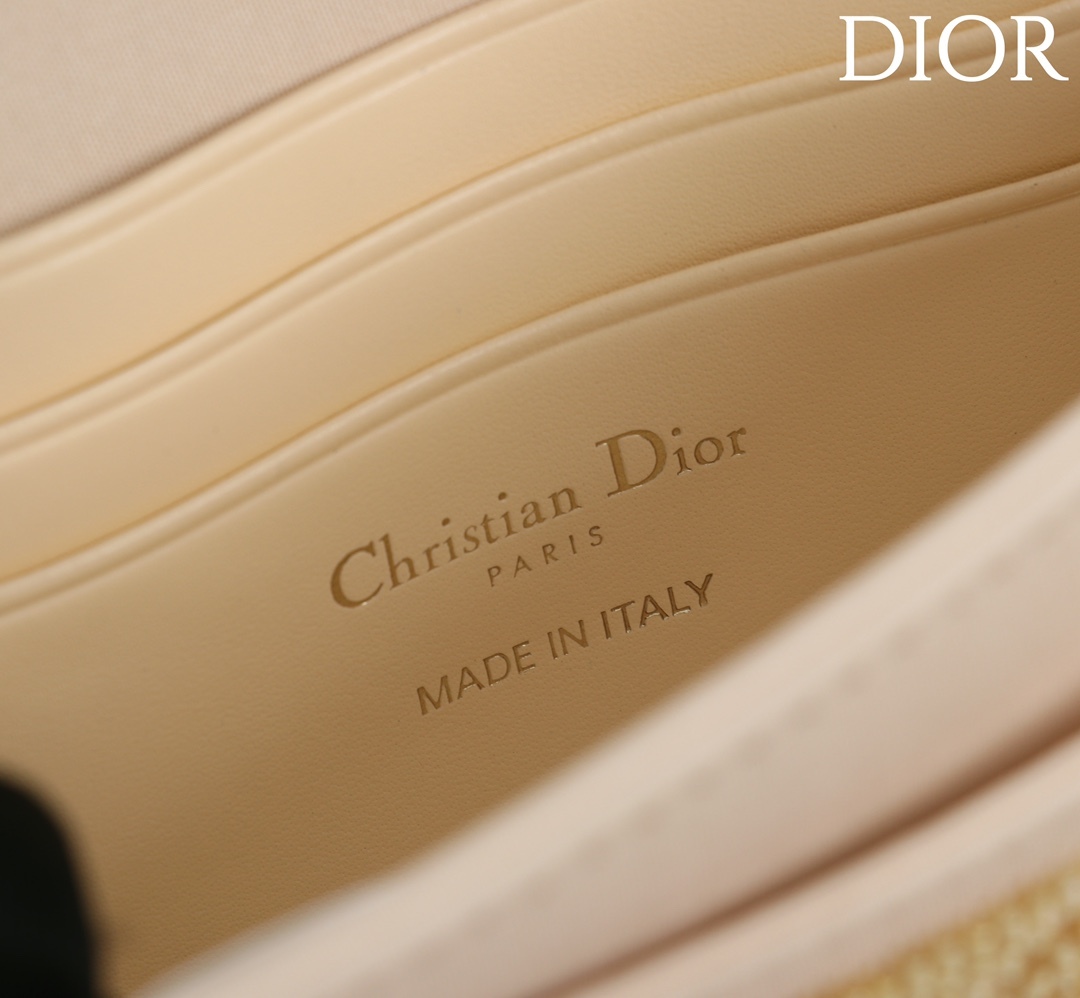  Dior