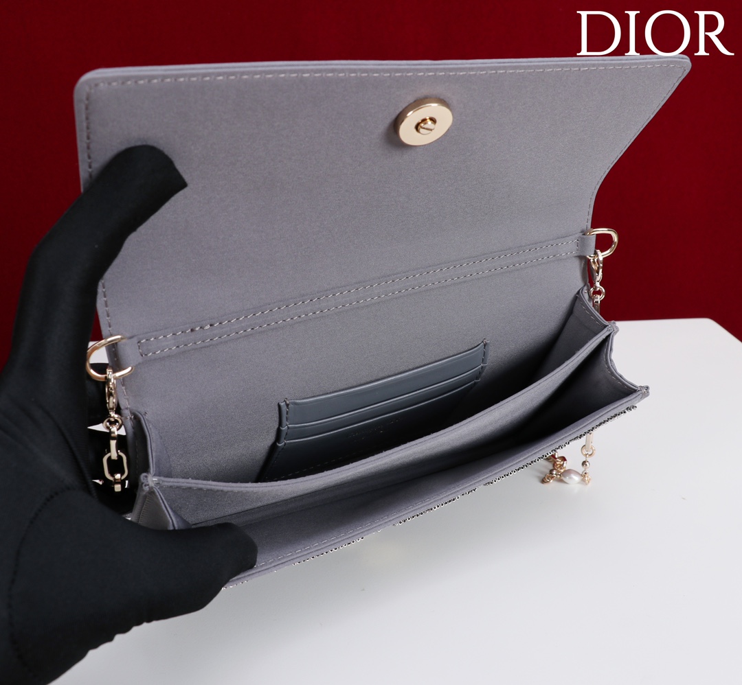  Dior