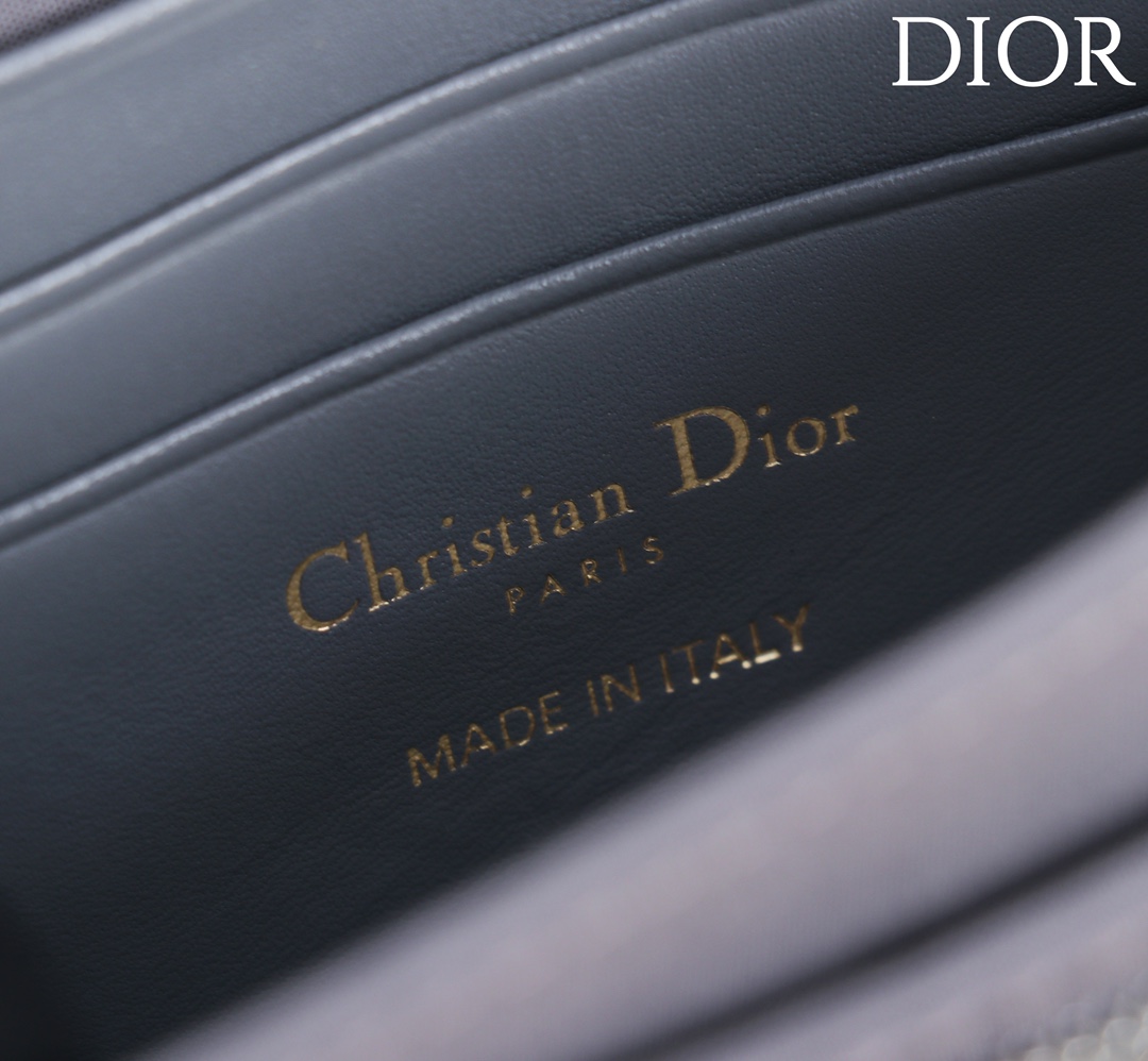  Dior