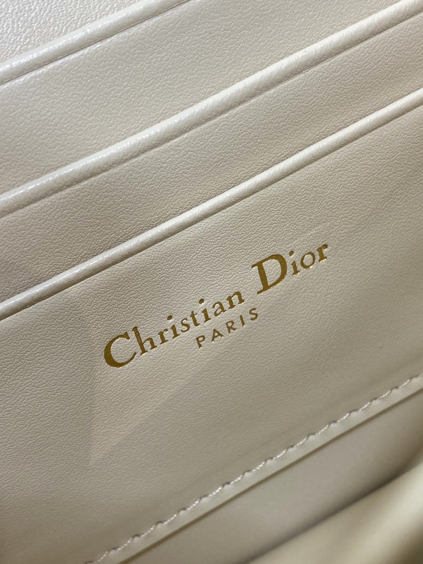    Dior