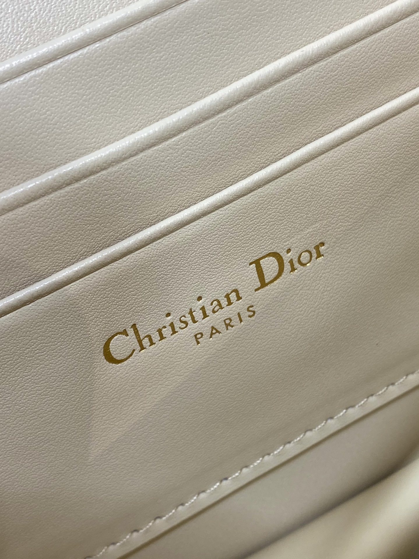    Dior