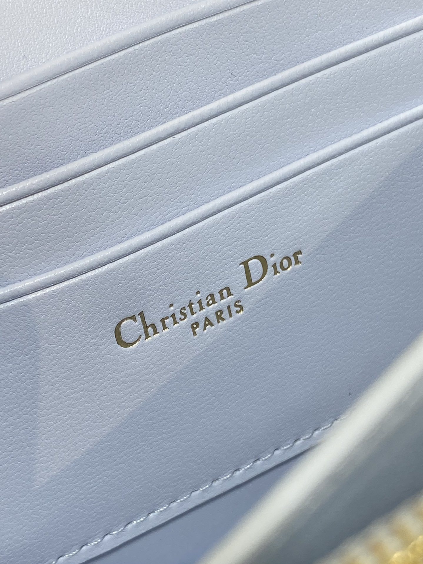   Dior