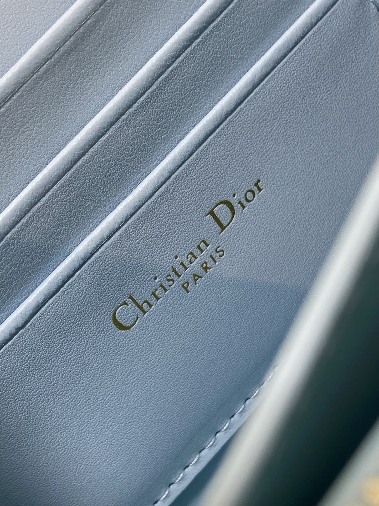   Dior