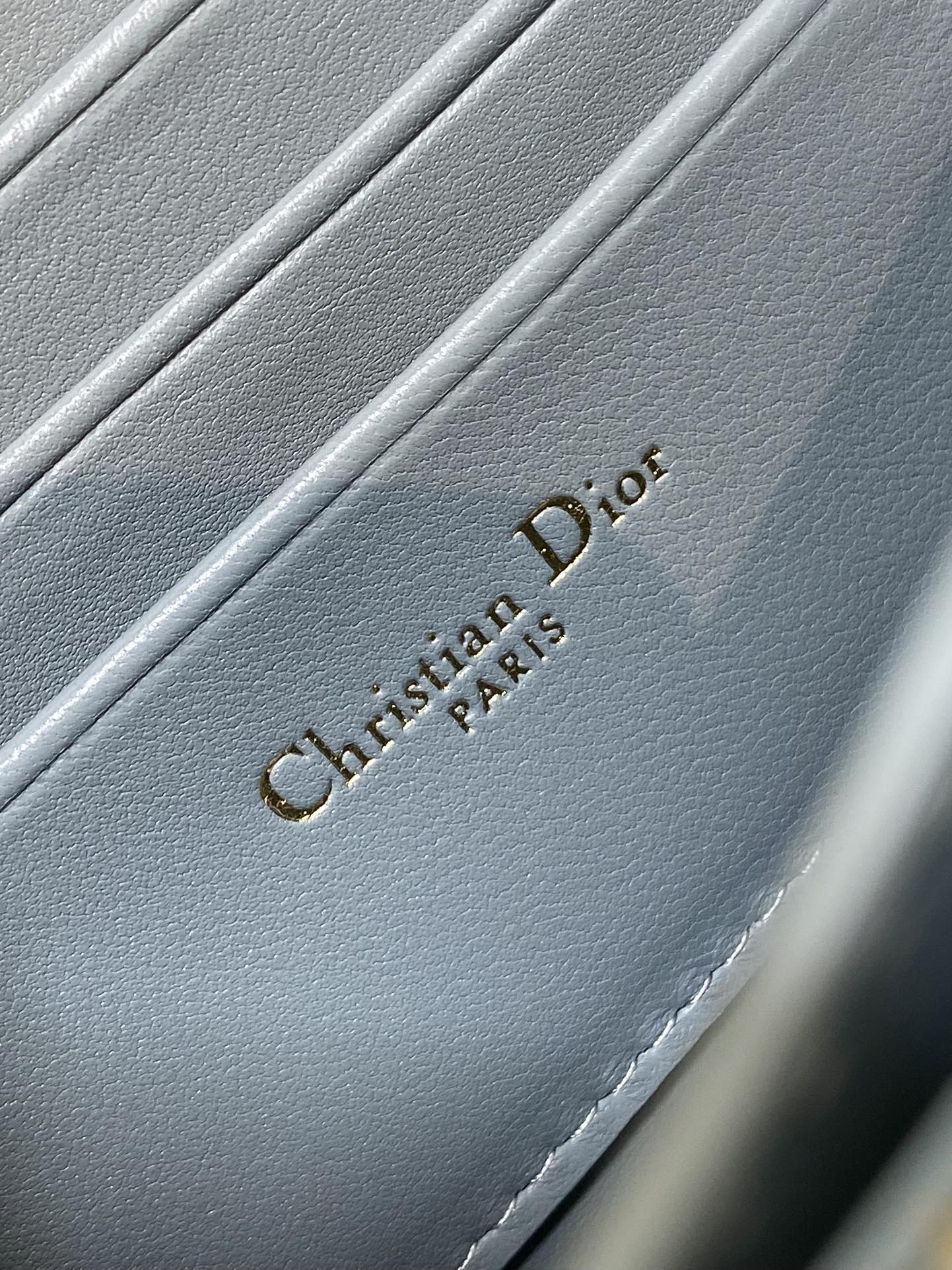    Dior