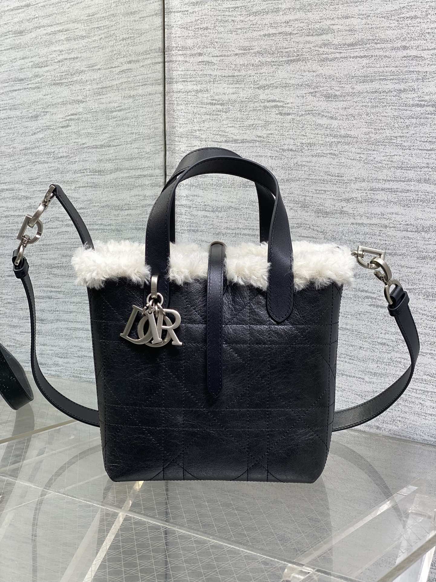   Dior