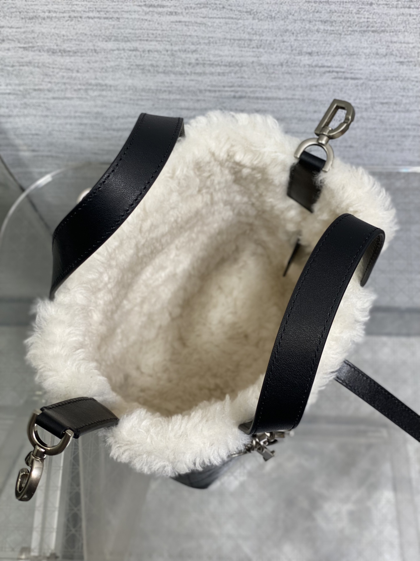   Dior