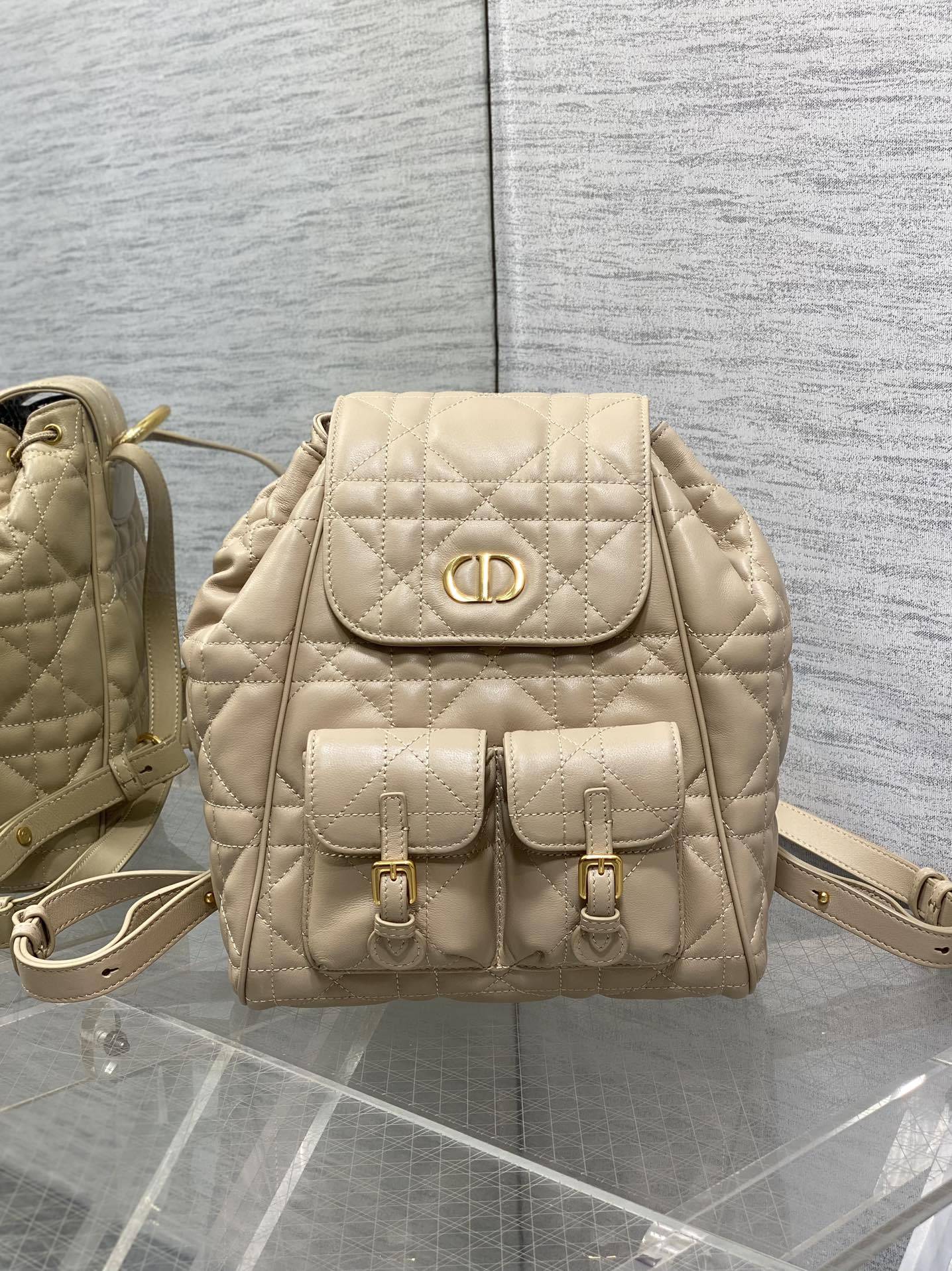  Dior