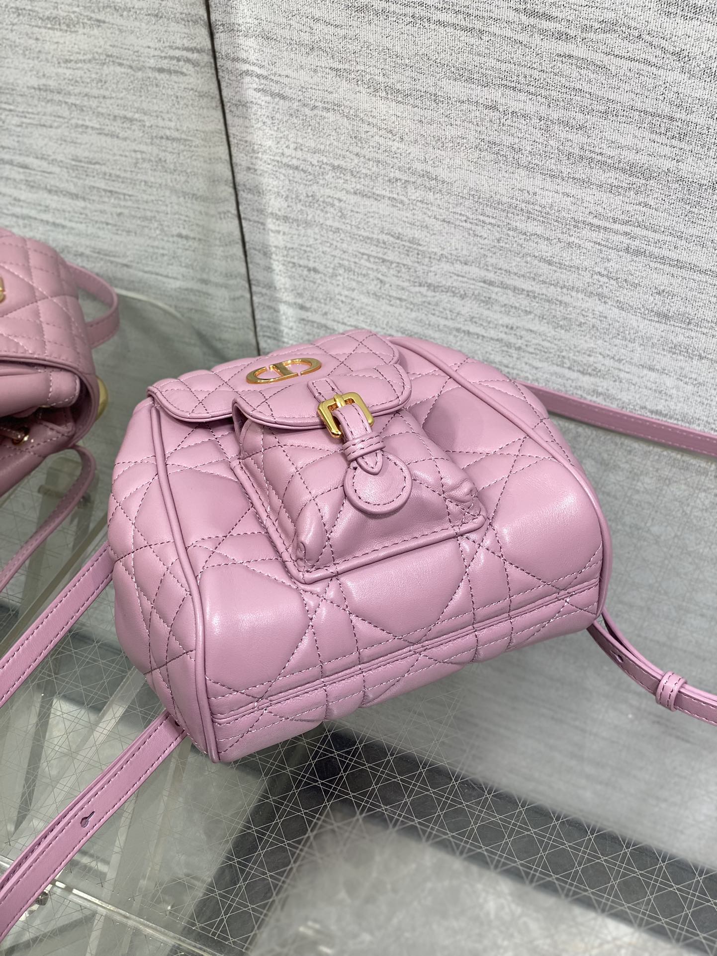  Dior