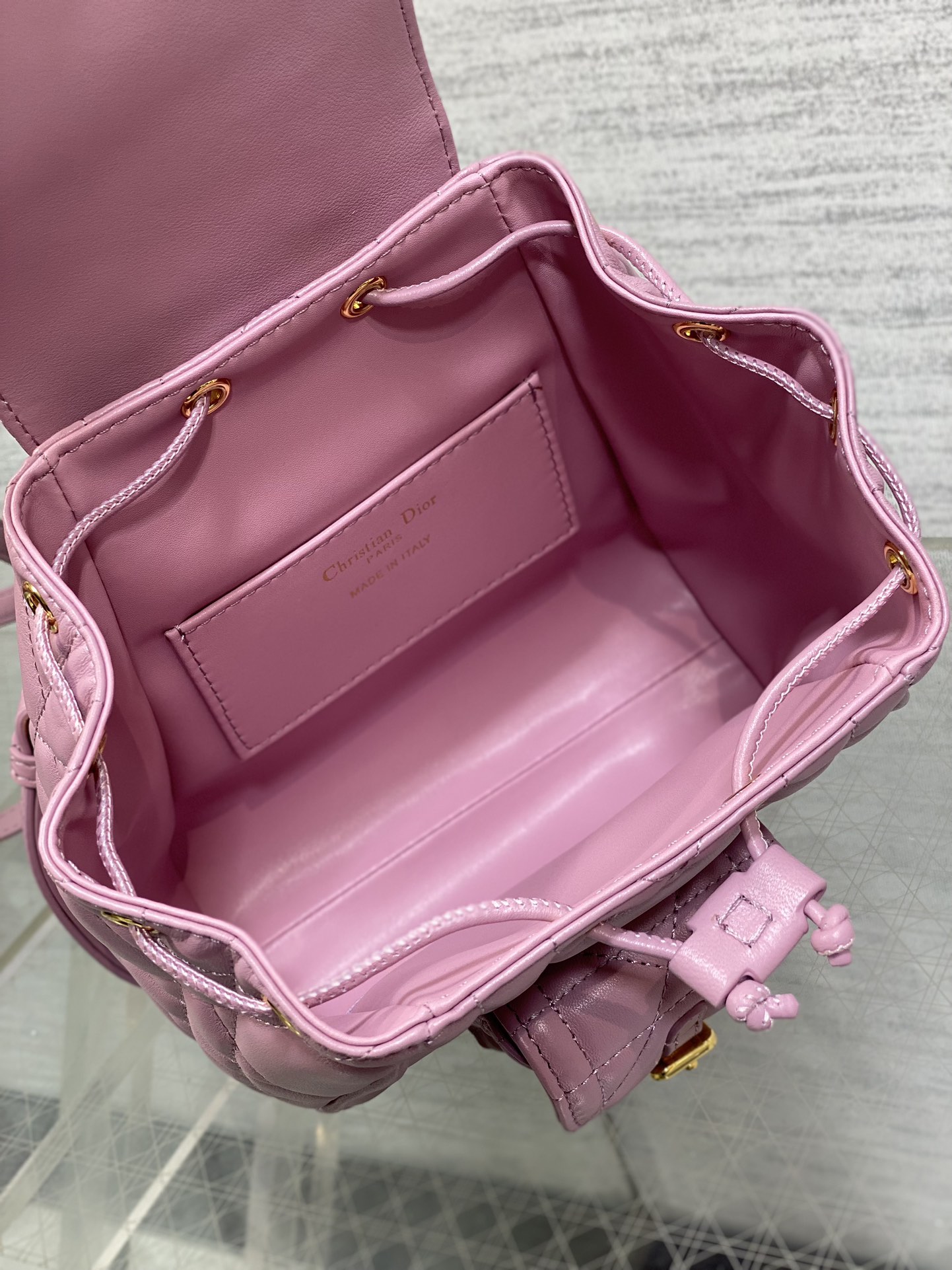  Dior