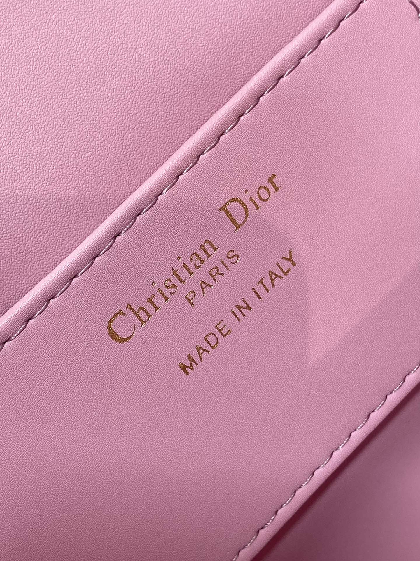  Dior