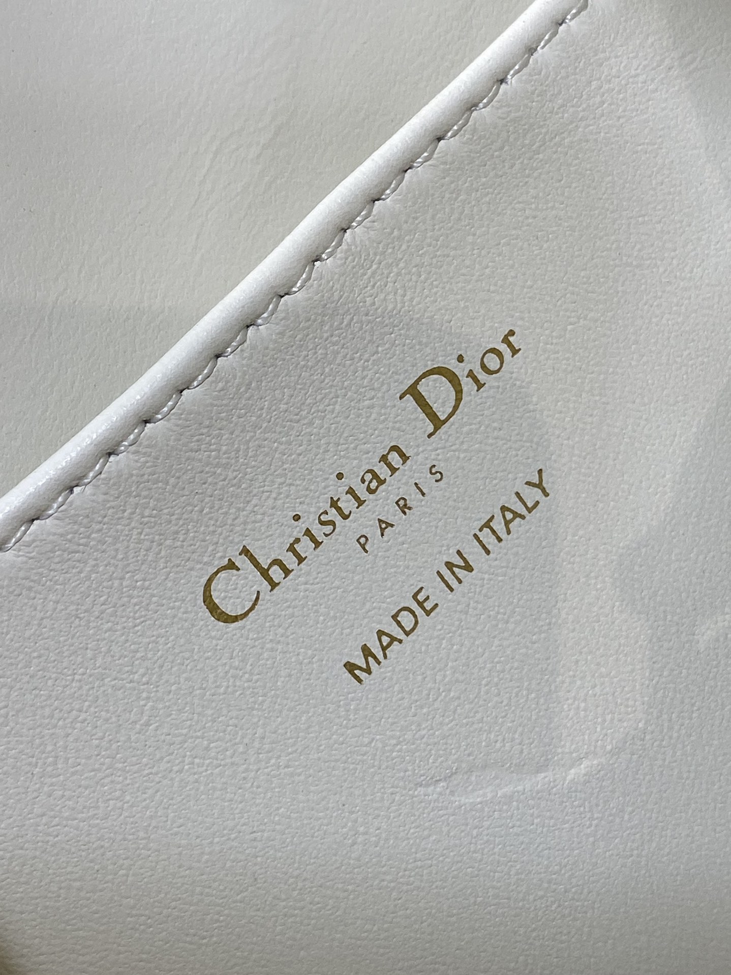  Dior