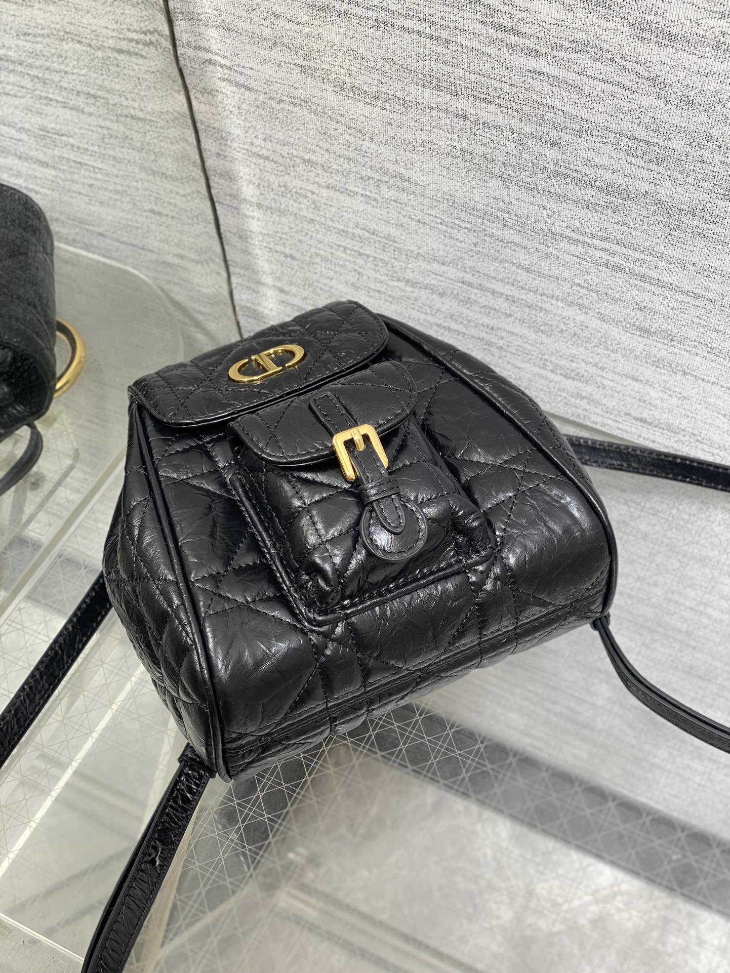  Dior