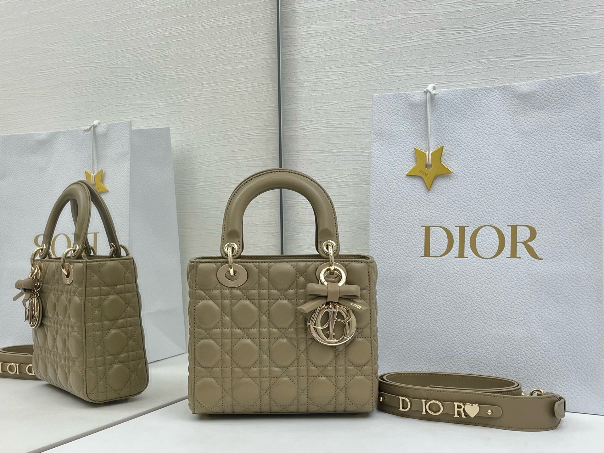  Dior