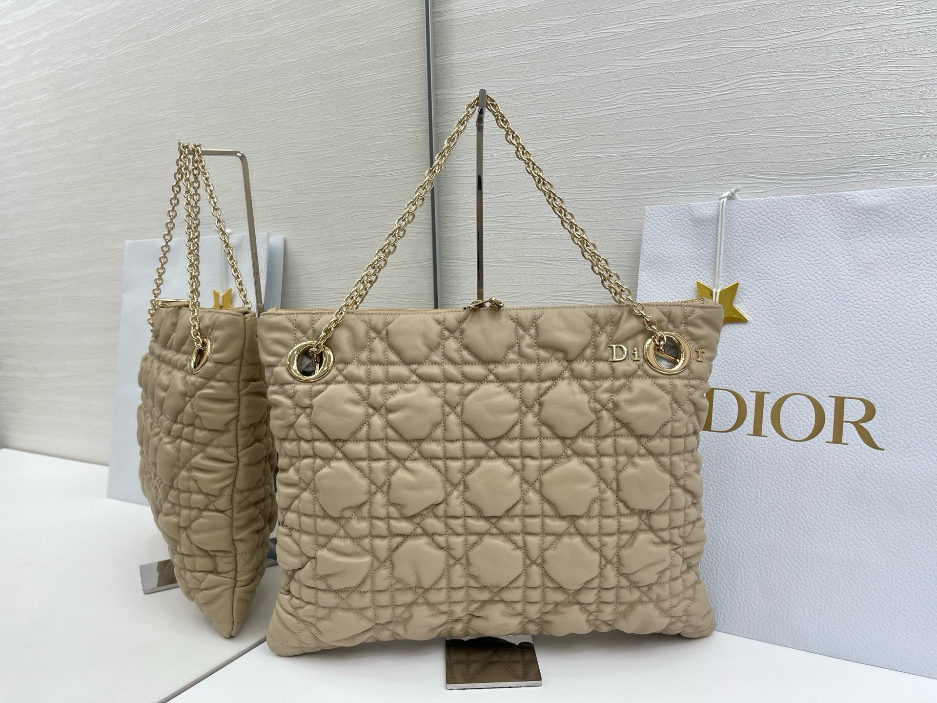  Dior