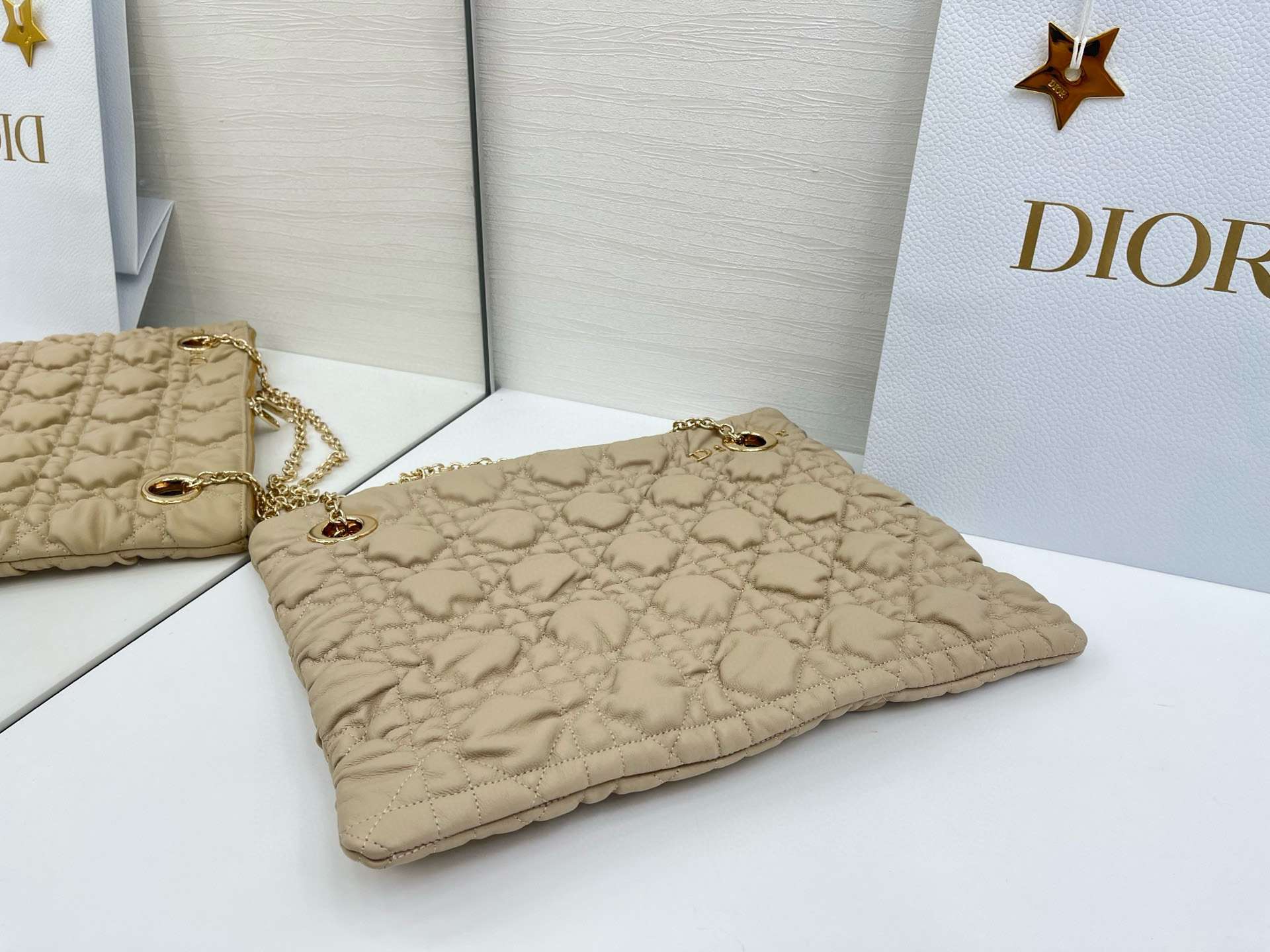 Dior