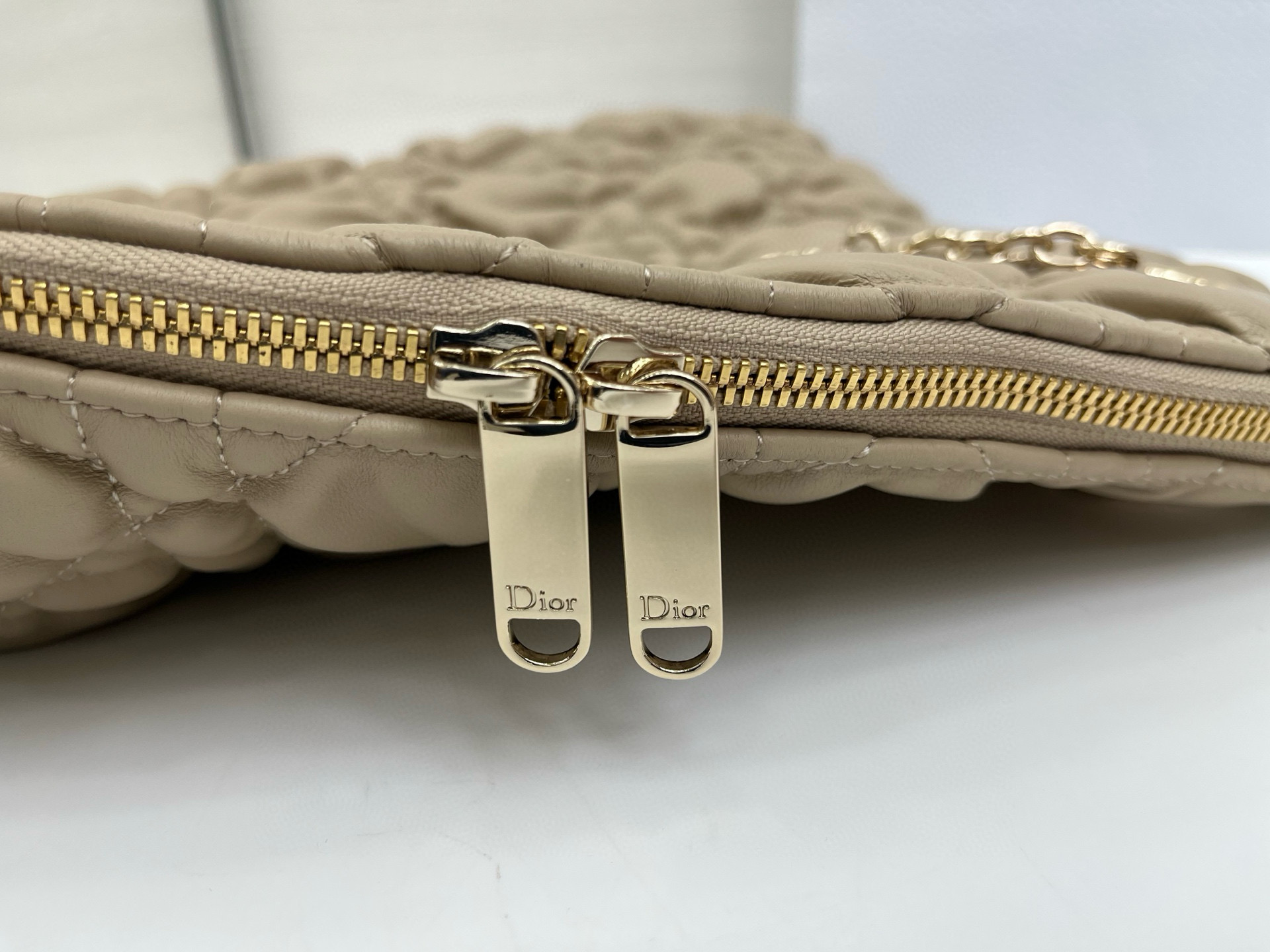  Dior