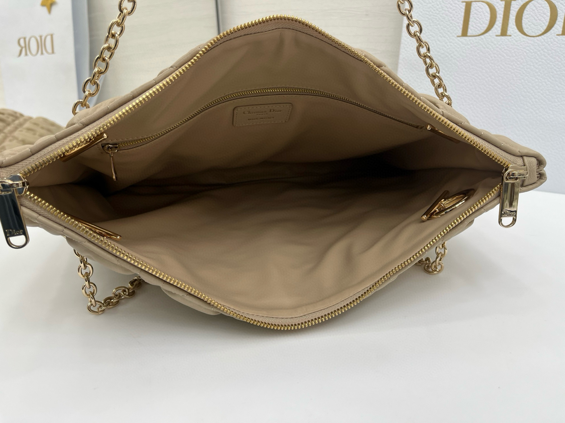  Dior