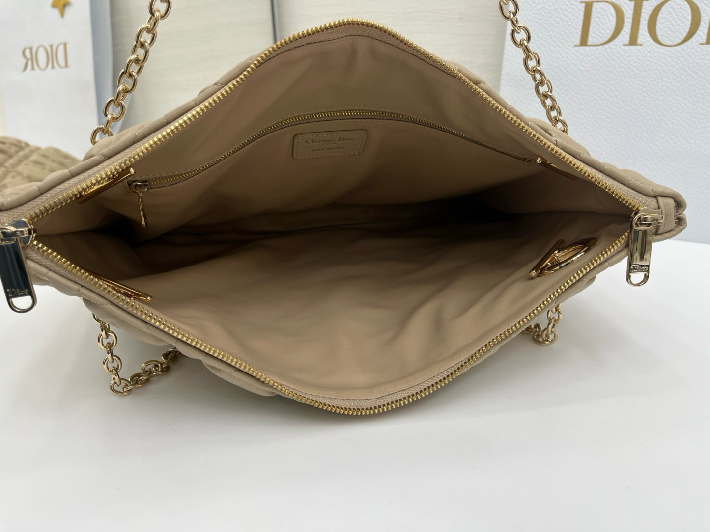  Dior