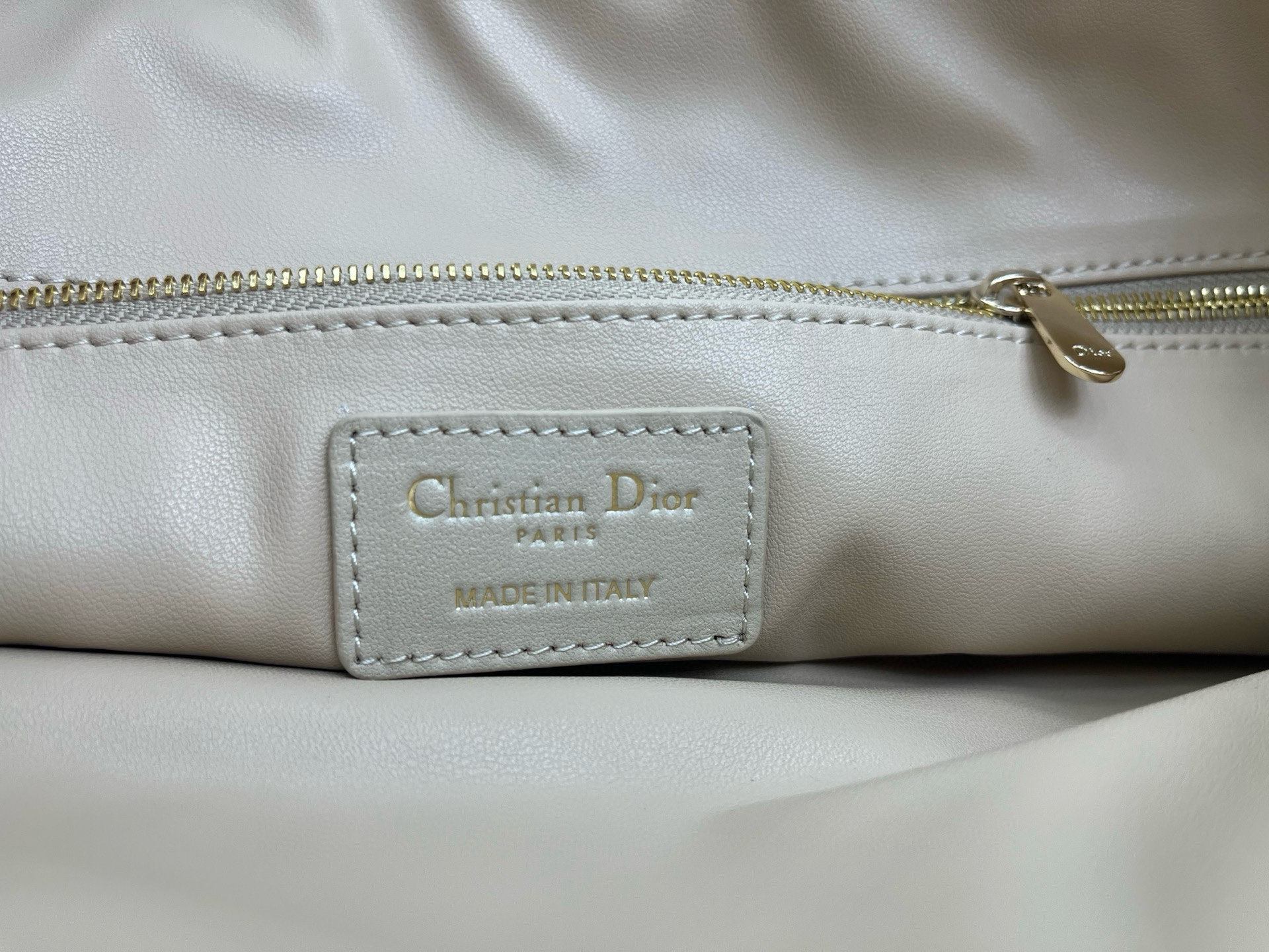  Dior
