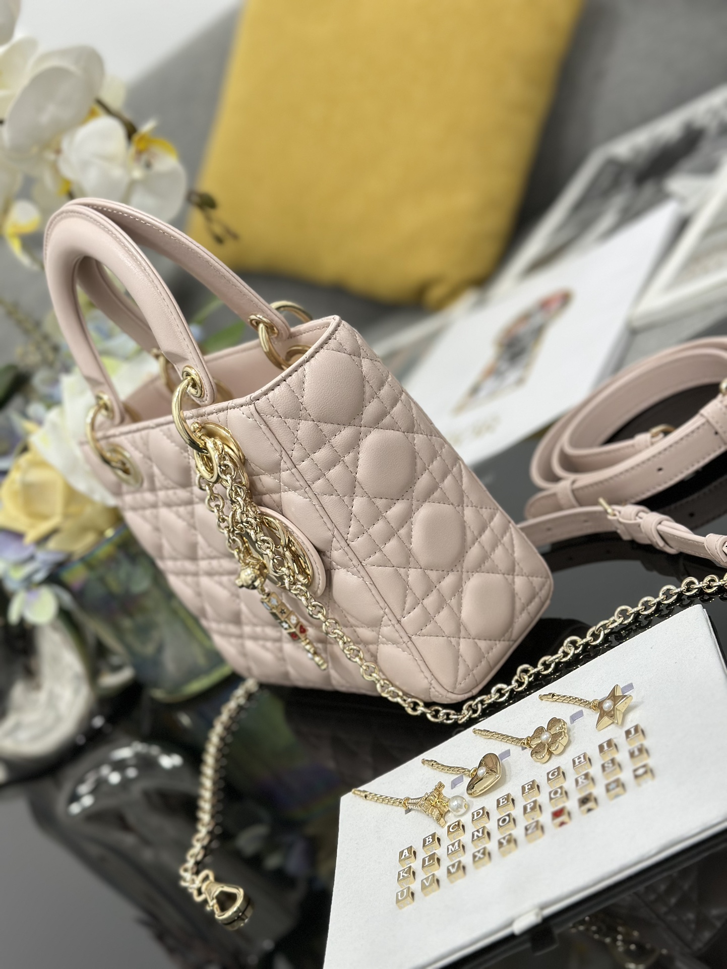  Dior