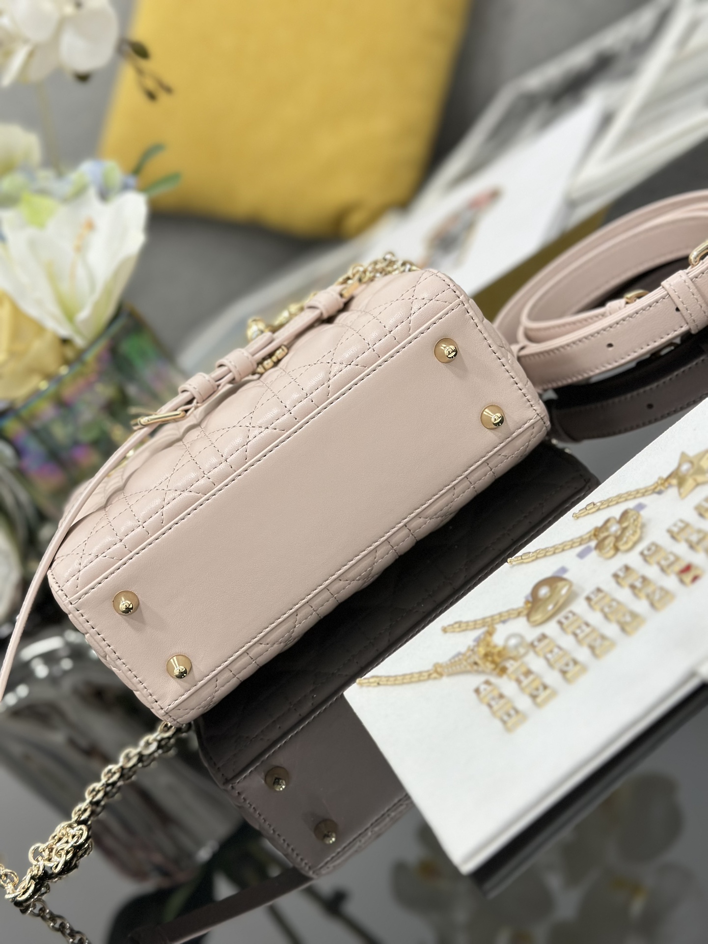  Dior