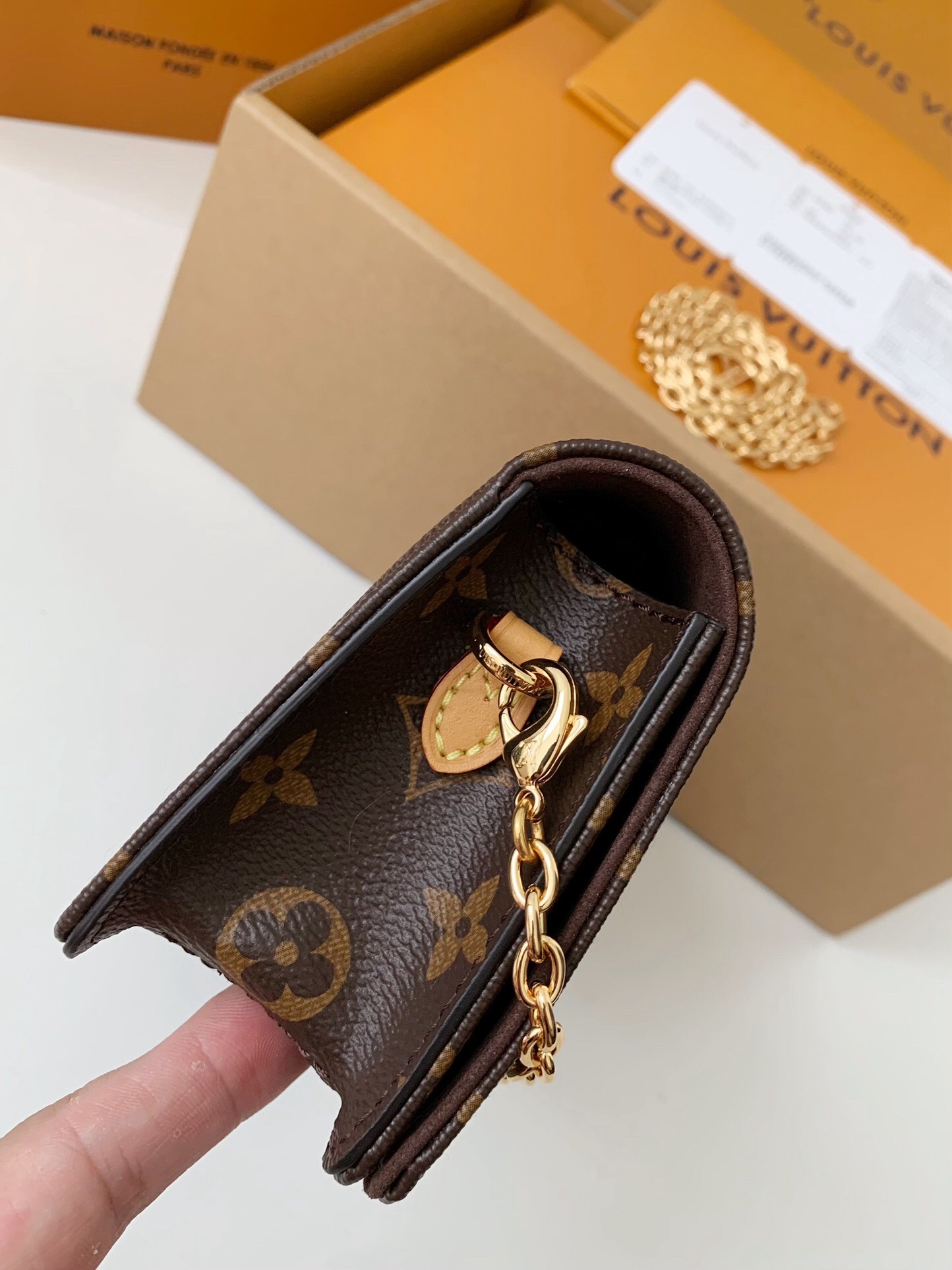 lv