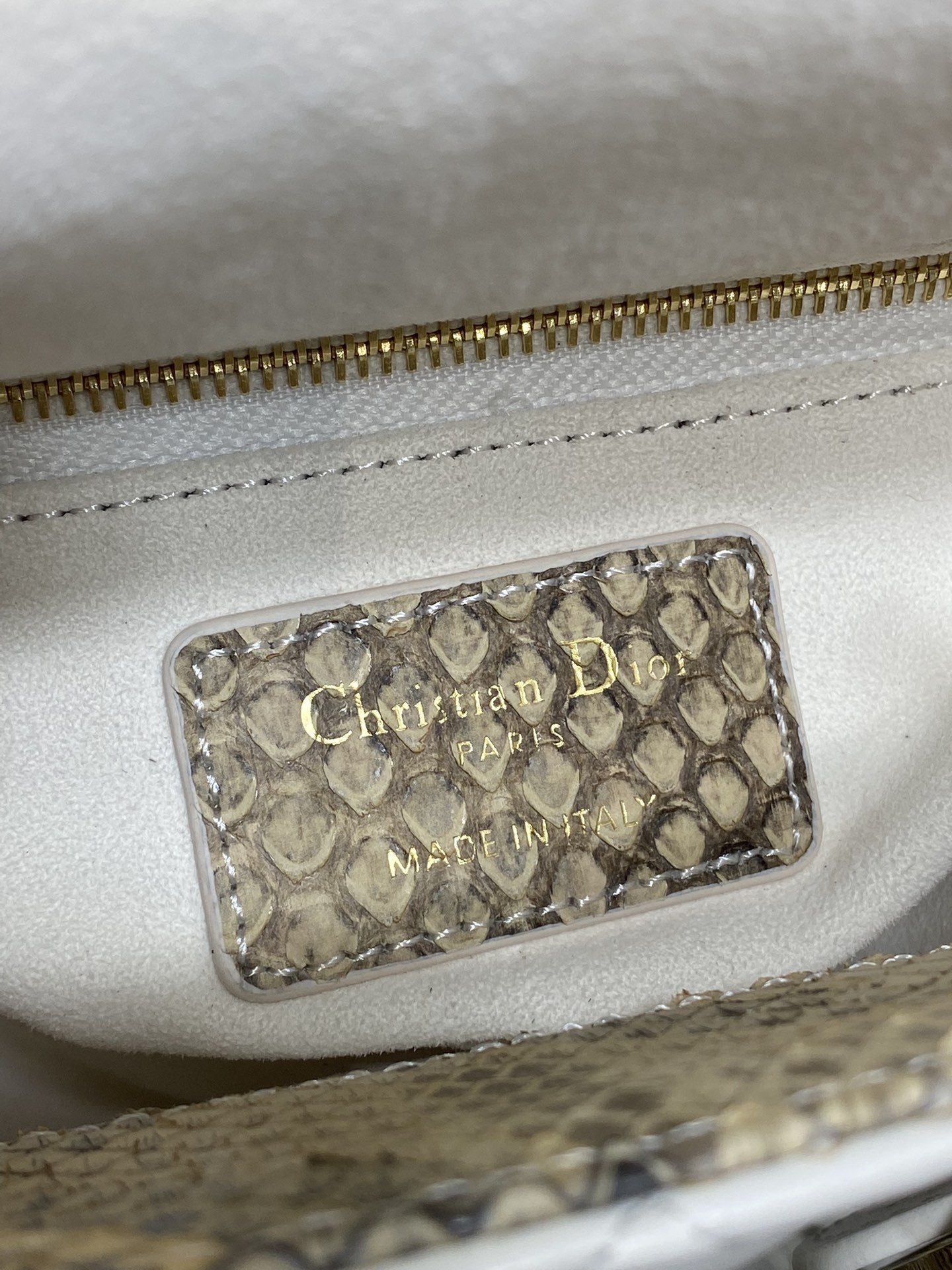  Dior