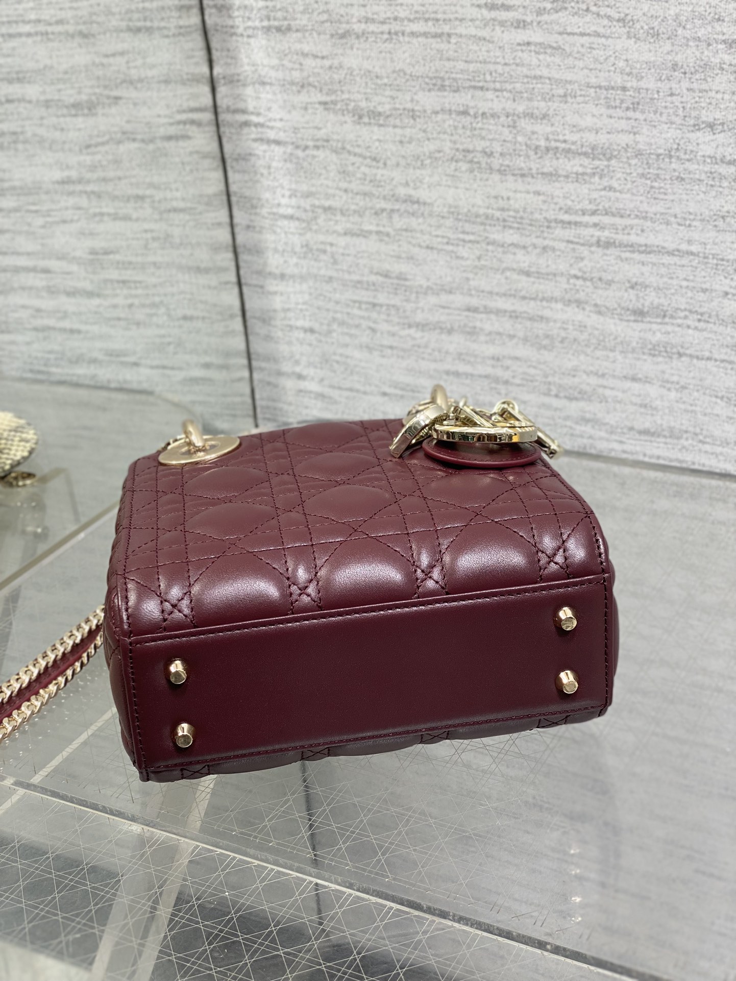  Dior