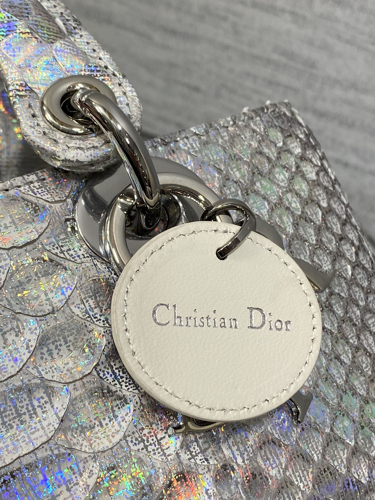  Dior
