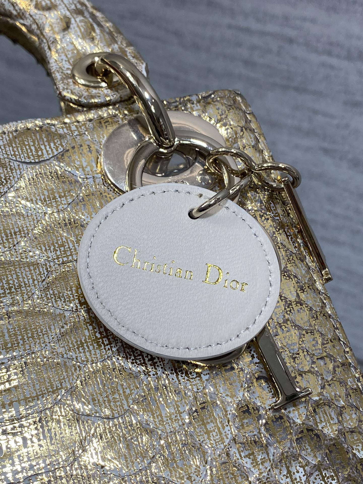  Dior
