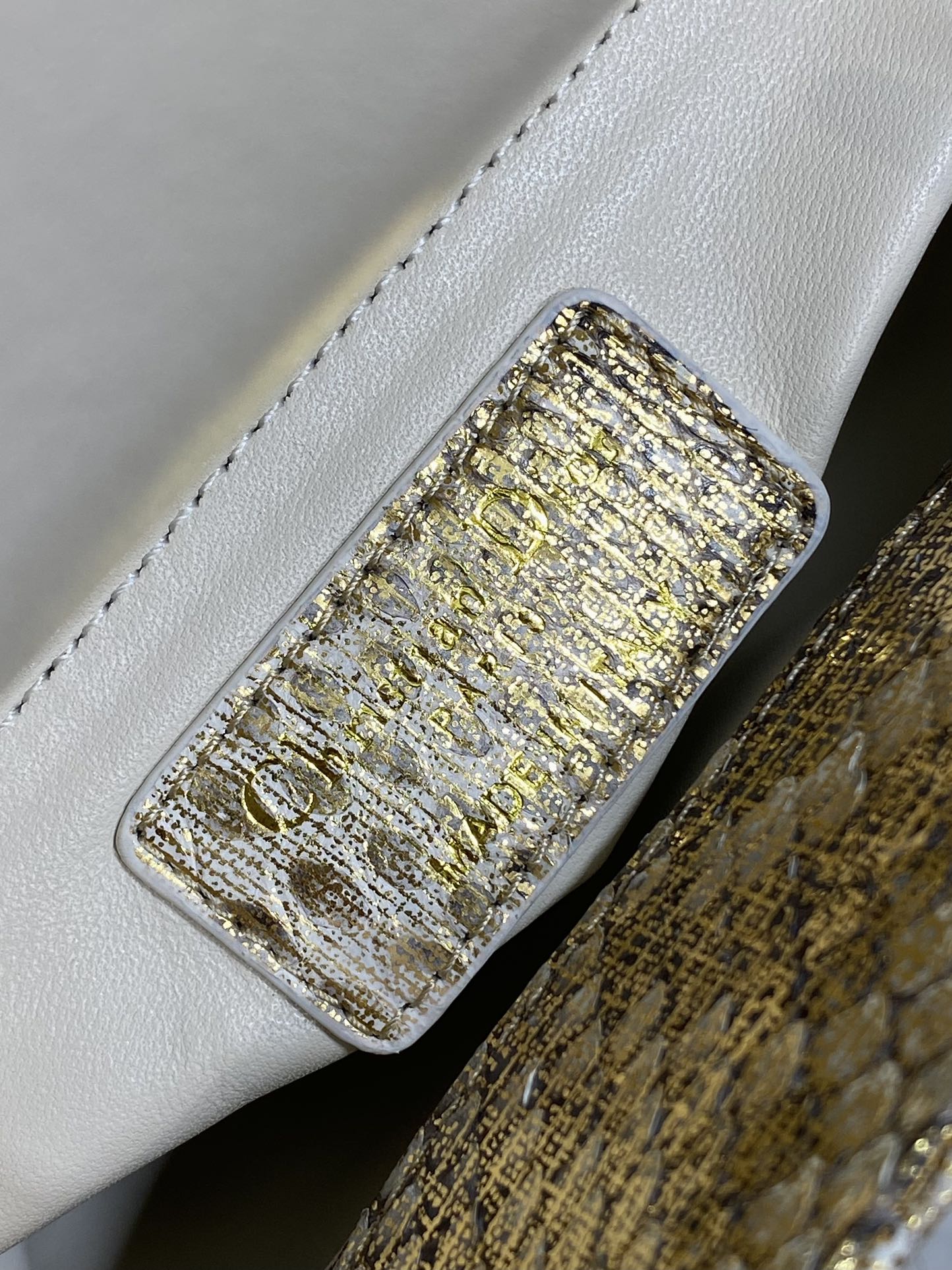  Dior